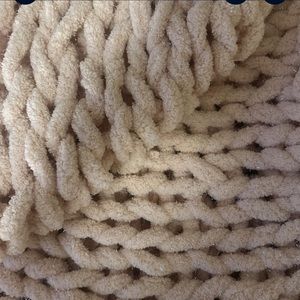 Handmade chunky blanket cream